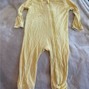 Kyte Baby 3-6 months yellow zippy